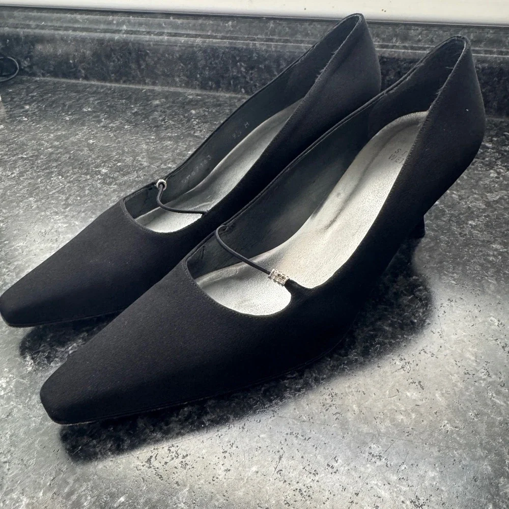 Vintage Stuart Weitzman Black Satin Crystal Strap Pointed Toe Kitten Heel 9.5 M